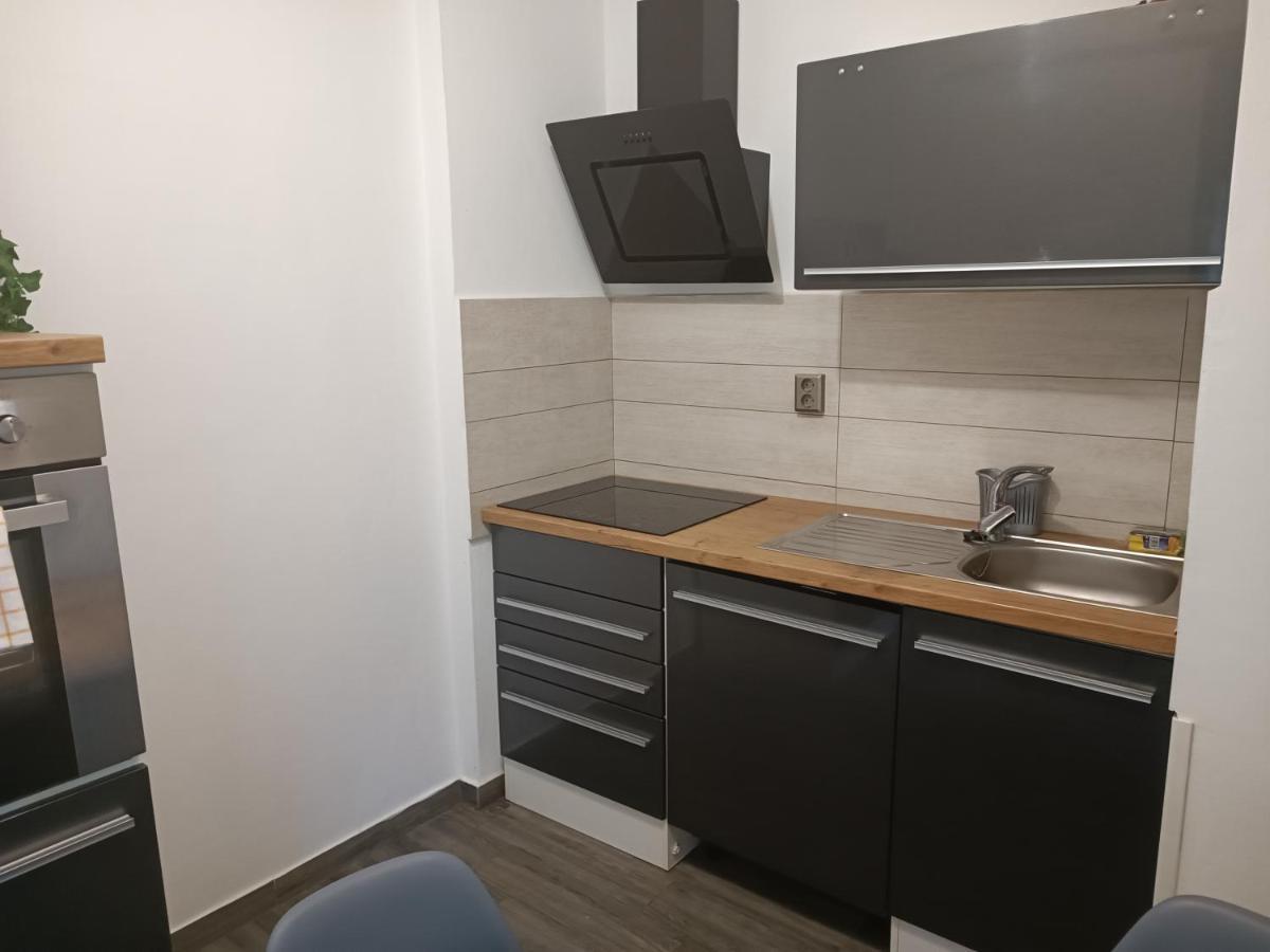 Apartman Hric -50M Od Plaze- 말리로시니 외부 사진